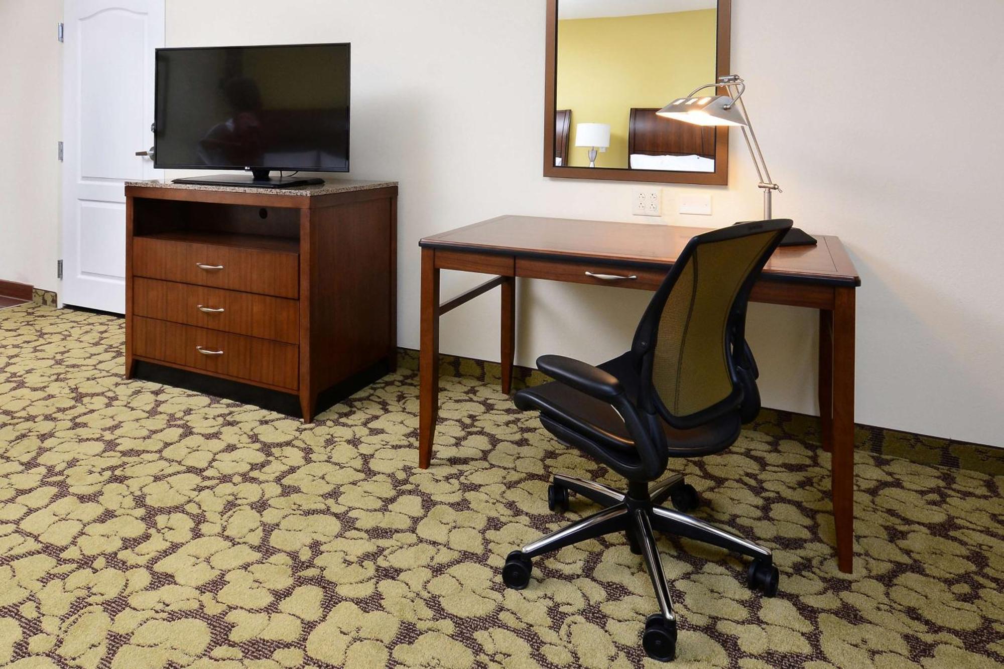 Hilton Garden Airport Hotel
