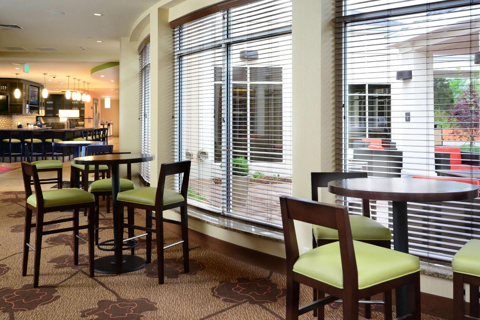 Hotel Hilton Garden Airport 3*